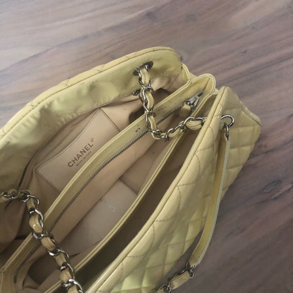 Beautiful Vintage Chanel Bag - Picture 8 of 11